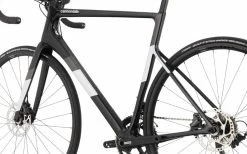 Vélo De Route CANNONDALE SuperSix Evo Carbon Disc 105 Noir - 2023 -Promos Vélo Électrique Boutique velo de route cannondale supersix evo carbon disc 105 noir 2023 5