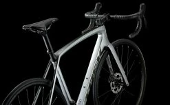 Vélo De Route TREK Emonda SL 5 Disque Gris/Chrome - 2022 -Promos Vélo Électrique Boutique velo de route trek emonda sl 5 disque grischrome 2022 2