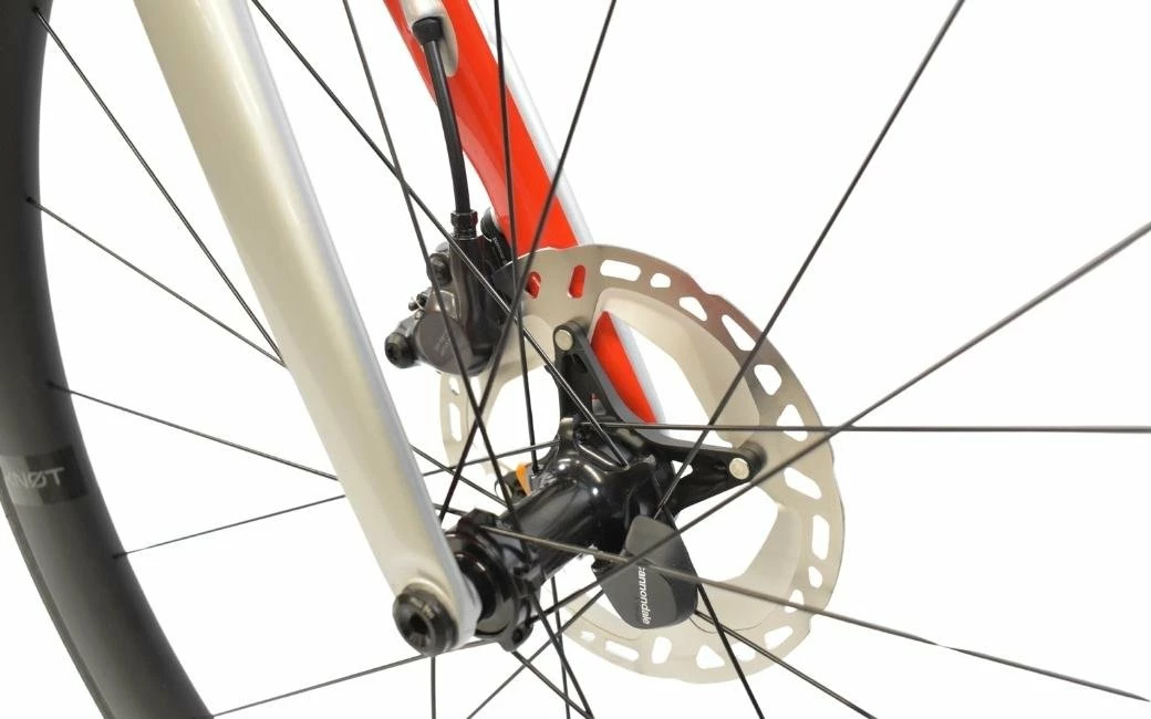 Vélo Route CANNONDALE SuperSix EVO Carbon Disc Ultegra Di2 Gris/Rouge - 2022 8 Vélo Route CANNONDALE SuperSix EVO Carbon Disc Ultegra Di2 Gris/Rouge - 2022 – Image 6